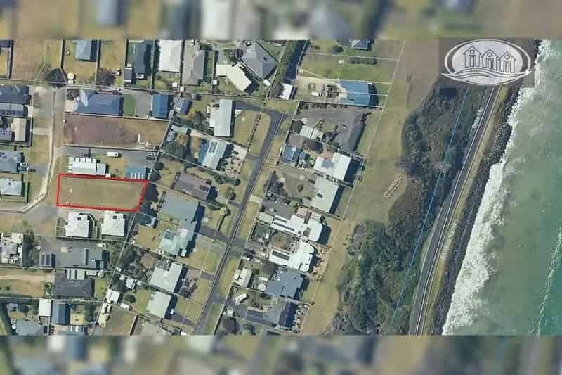 Buy Coastal Land in North Portland with Exceptional Building Potential