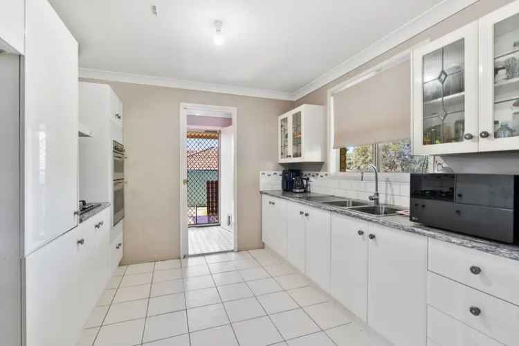 Charming Two-Bedroom  | Central Maquarie Fields