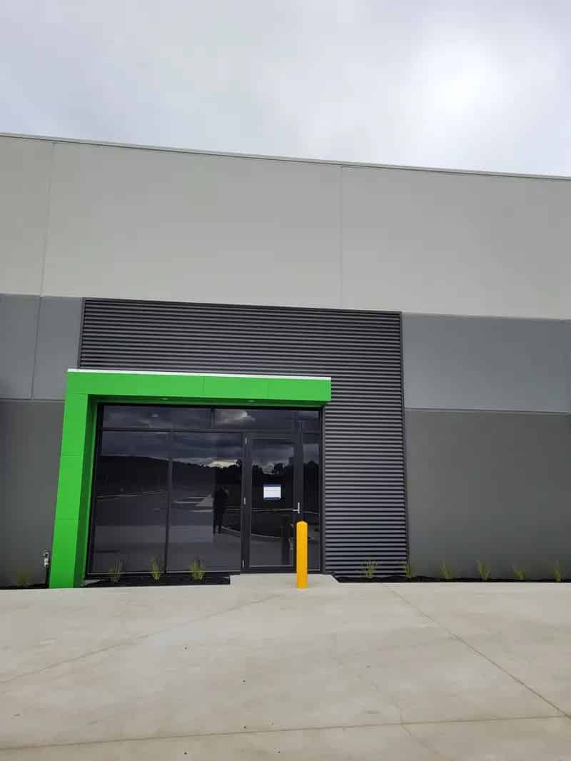 200m2 warehouse available now