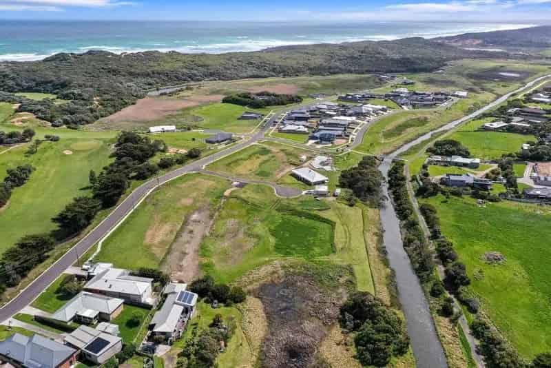 Buy Titled Land in Warrnambool Near Golf Links and Merri River
