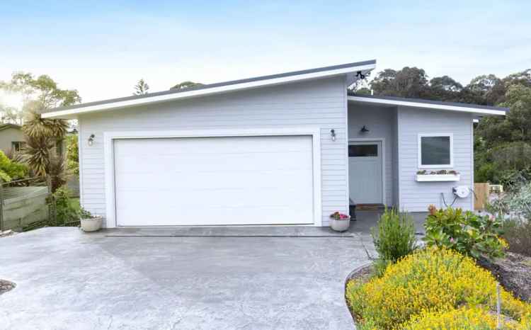 Beautiful 4-Year-Old Home near Beaches