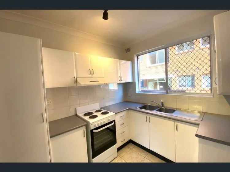 Lease two bedroom apartment in North Parramatta with modern features