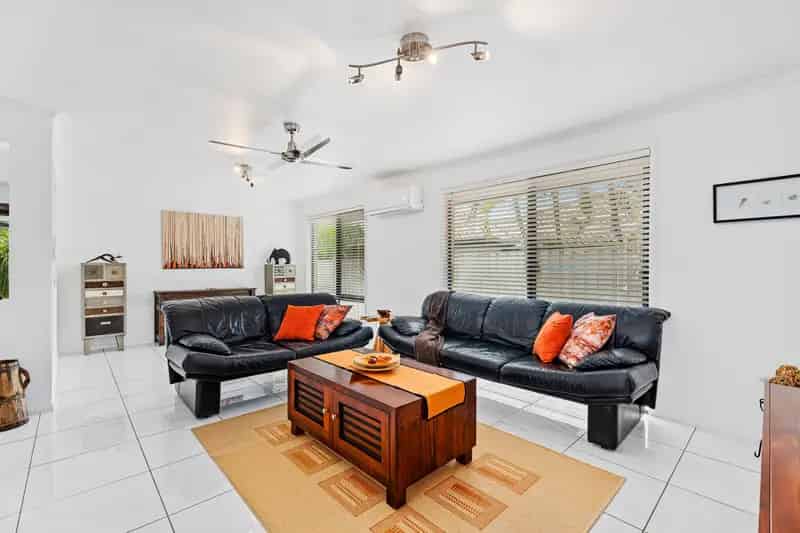 Modern Family Home with Pool, Solar and Style in Pacific Pines!