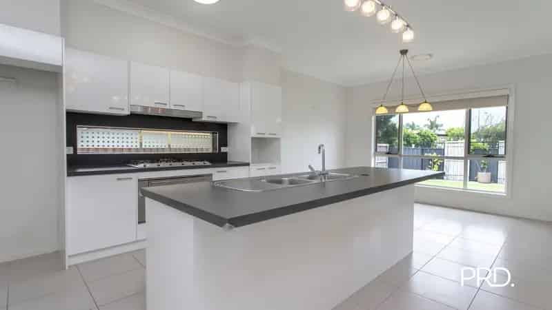 Spacious & Modern Living in the Heart of Penrith!
