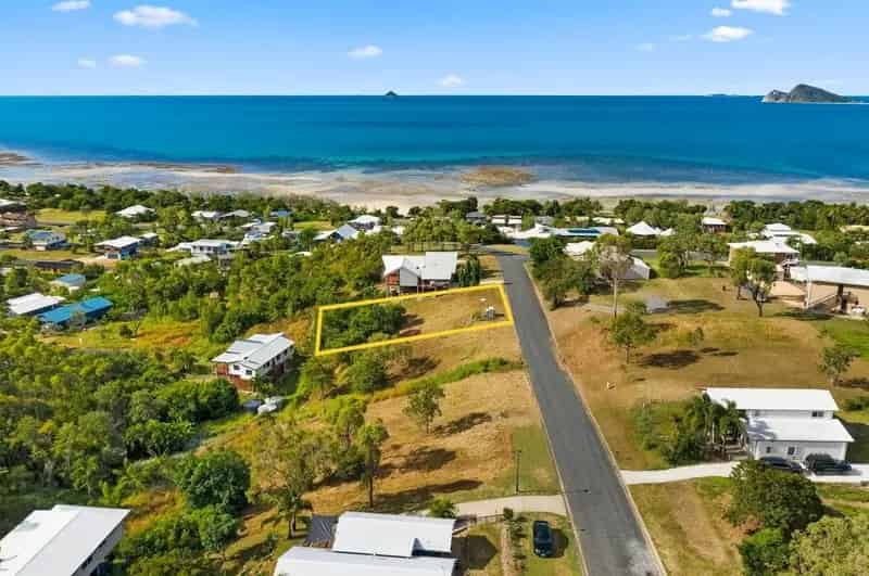 Buy Land in Hideaway Bay with Ocean and Island Views