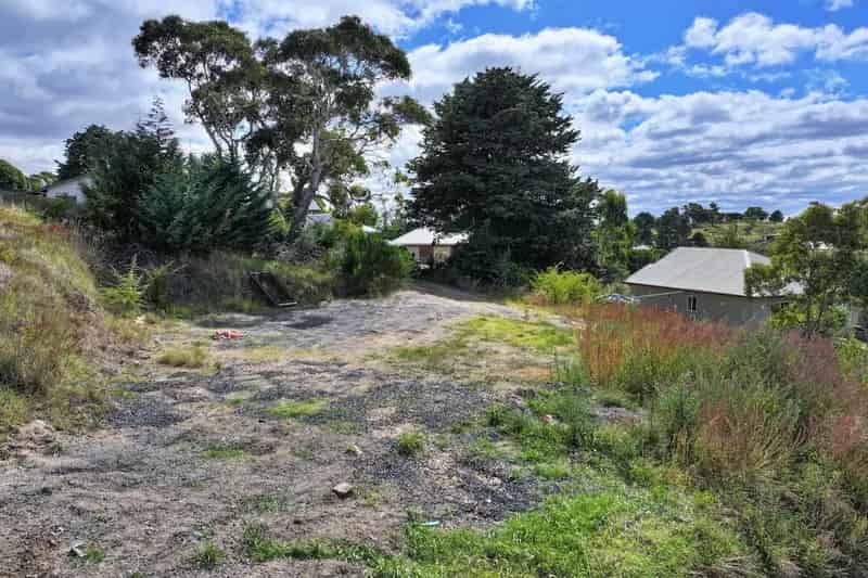 Build Your Dream Home on a 627 sqm Block in a Prime Location