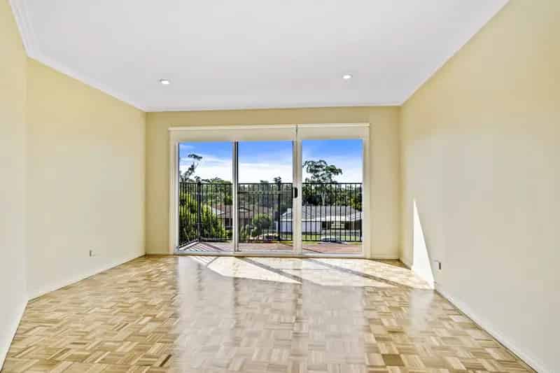 Real Estate For Lease - 26 Fifth Avenue - Macquarie Fields , NSW