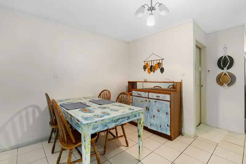 Townhouse for Rent in Taringa with Modern Features