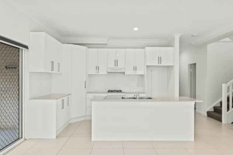 4 Bed 2 Bath Modern Home Near Terrigal Beach