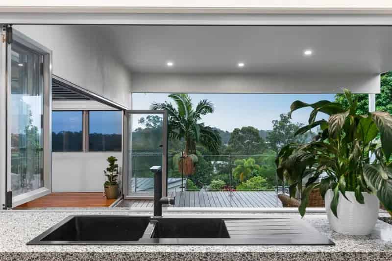 MODERN LIVING ON A GRAND SCALE
