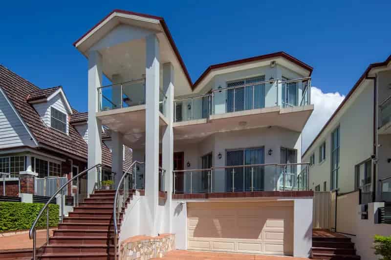 Expansive Full Brick Family Home in a Prestigious Location