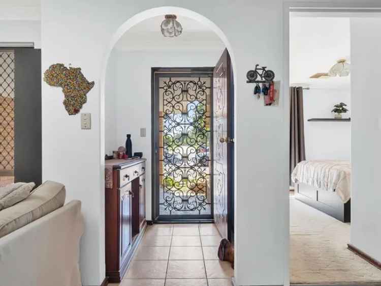 Charming 3-Bedroom Villa in Noranda - Ideal for First Home Buyers