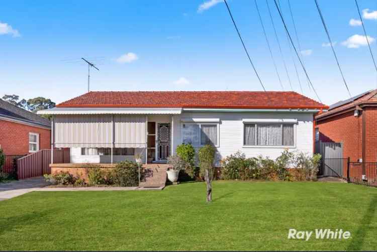 Neat & Tidy Three Bedroom Home