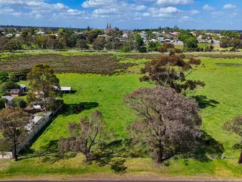 Buy Land in Hamilton with Stunning Views for Your Dream Home