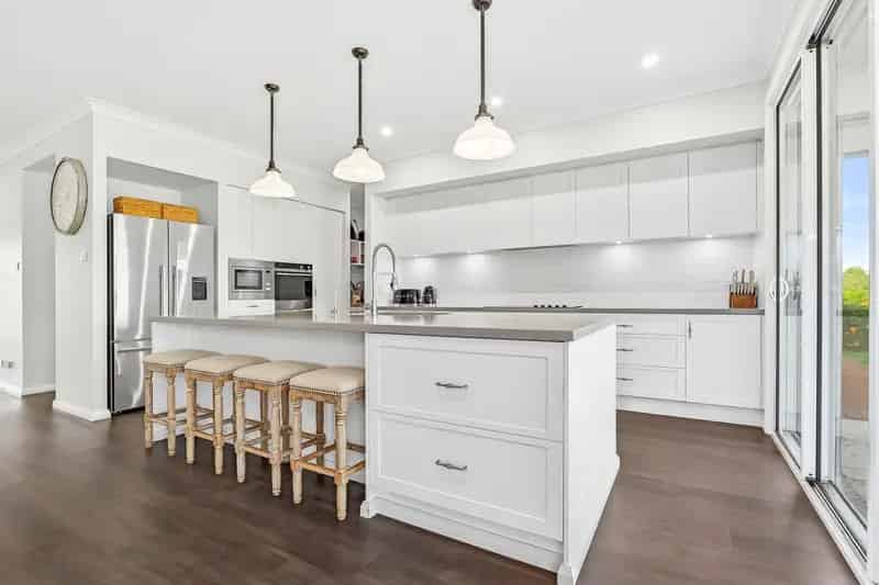 Buy House in Belmont with 1,572sqm Block and Luxurious Features