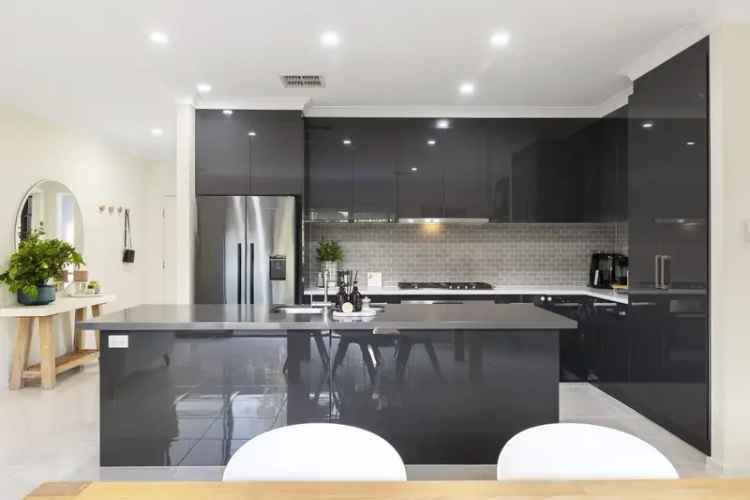 Modern 3-Bedroom Home Near CBD