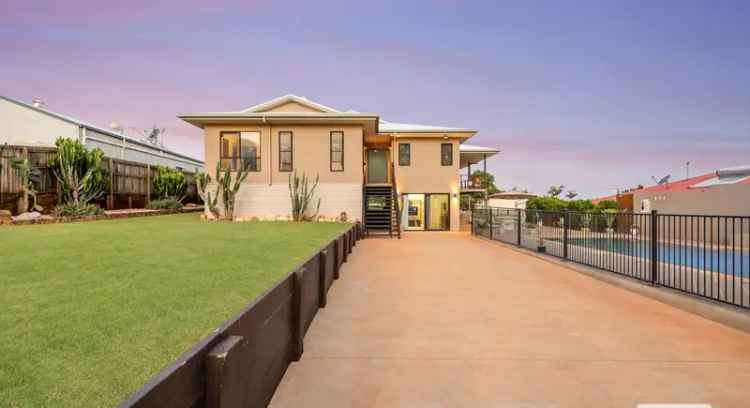 Coastal Retreat City Views 5 Bed 2145m2 Block Pool Shed