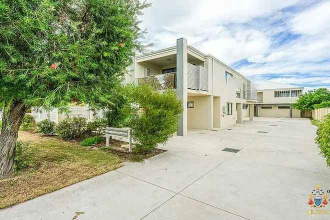 House For Sale in City of Canning, Western Australia