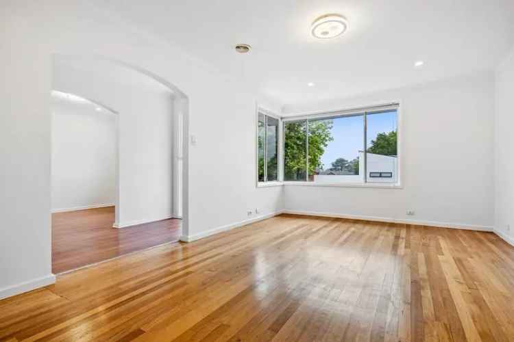 4 Bed House Scullin ACT - Updated Kitchen & Rumpus Rooms