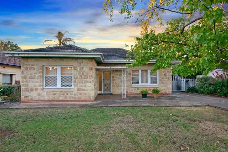 Sandstone Fronted Solid Brick Home