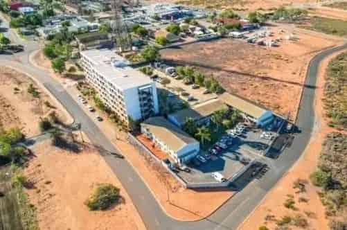 3 bed Unit in Secure Complex!