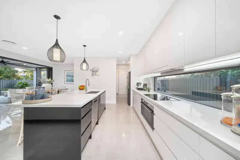 Luxury Buy House Steps from Margate Beach with 4 Bedrooms and Modern Design