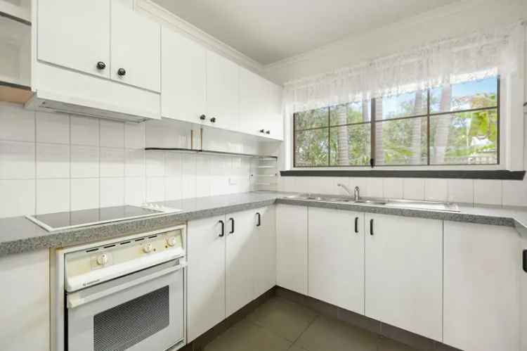 Buy block of units near Gippsland Lakes with modern features and comfort