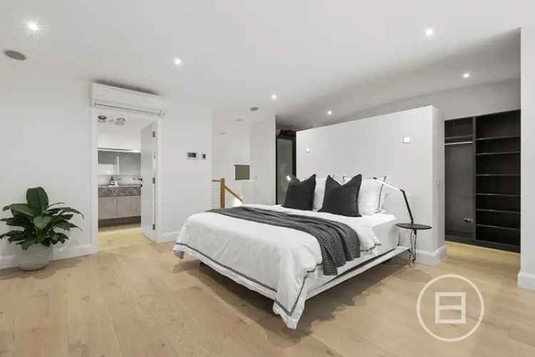 House For Sale in Melbourne, Victoria