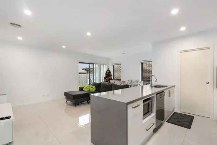 MODERN LIVING IN GINNINDERRA ESTATE