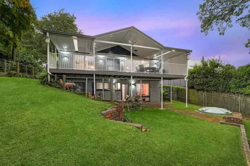 Family Home with Fabulous Views