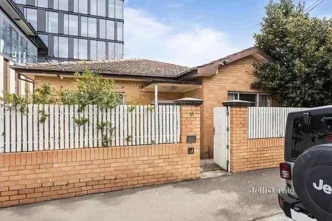 House For Sale in Melbourne, Victoria