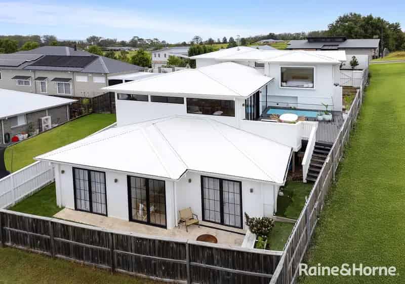 buy house Huntingdale Park Estate architectural excellence with modern features