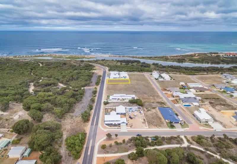 Buy Land in Retreat Estate with Ocean Views