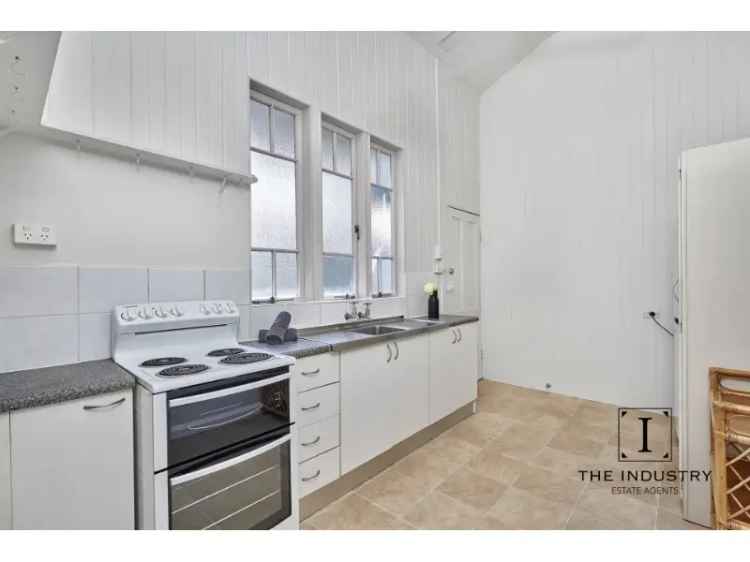 Cairns Inner City 1 Bedroom Queenslander Apartment