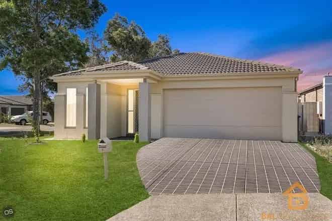 House For Rent , 5, Alice Way, Melbourne, Victoria