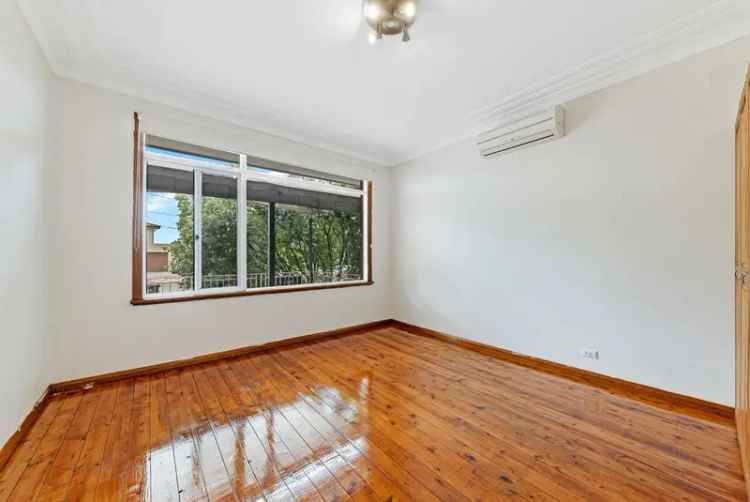 House For Rent in 62, Felton Road, Sydney, New South Wales