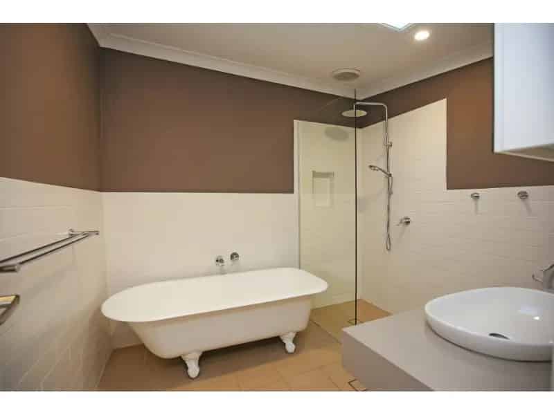 3 Bedroom Home Close To The Cbd