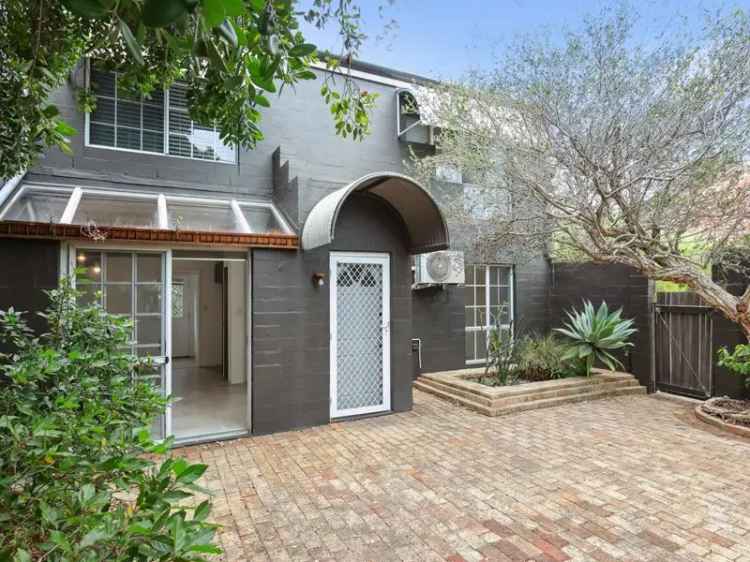 House For Sale in Fremantle, Western Australia