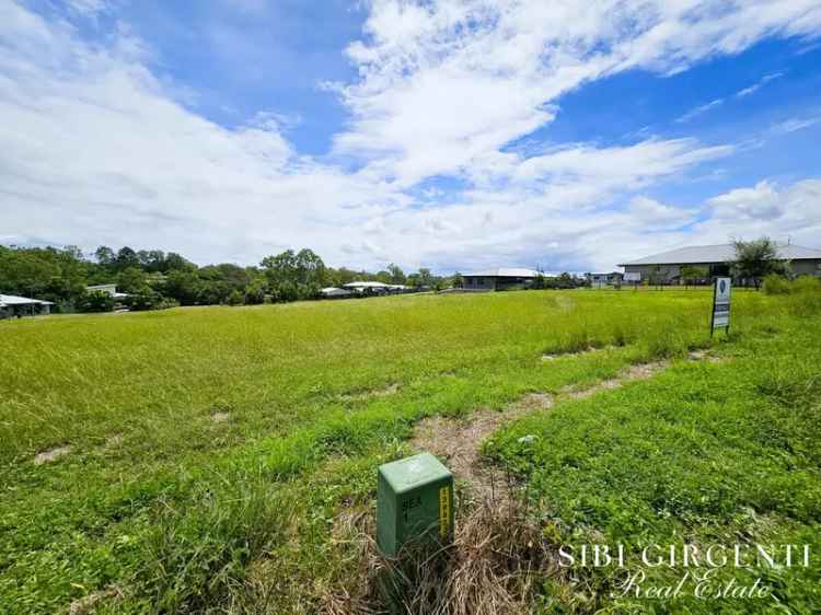 LARGE LOT IN BARRY ESTATE