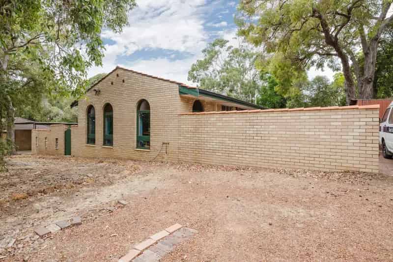 SUPERB DUPLEX STARTER HOME