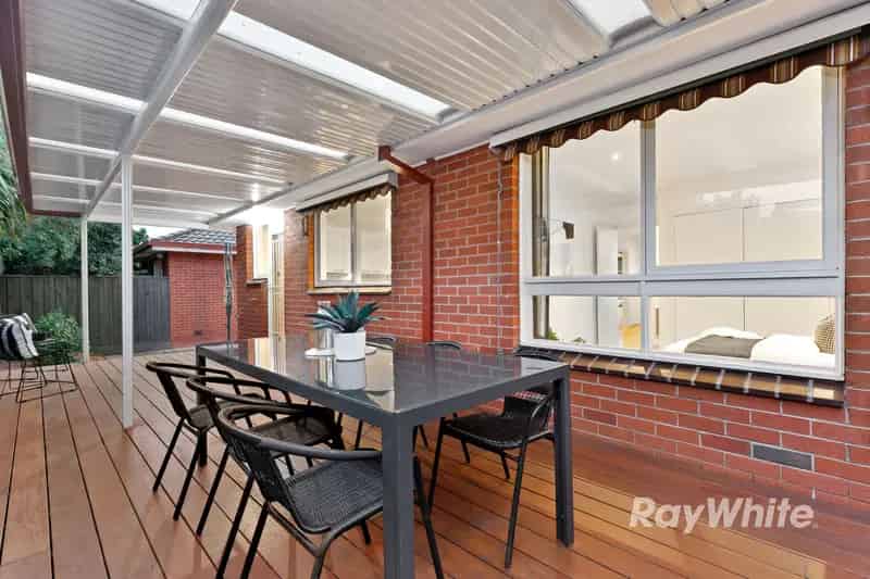 Effortless Charm In A Cherished Locale