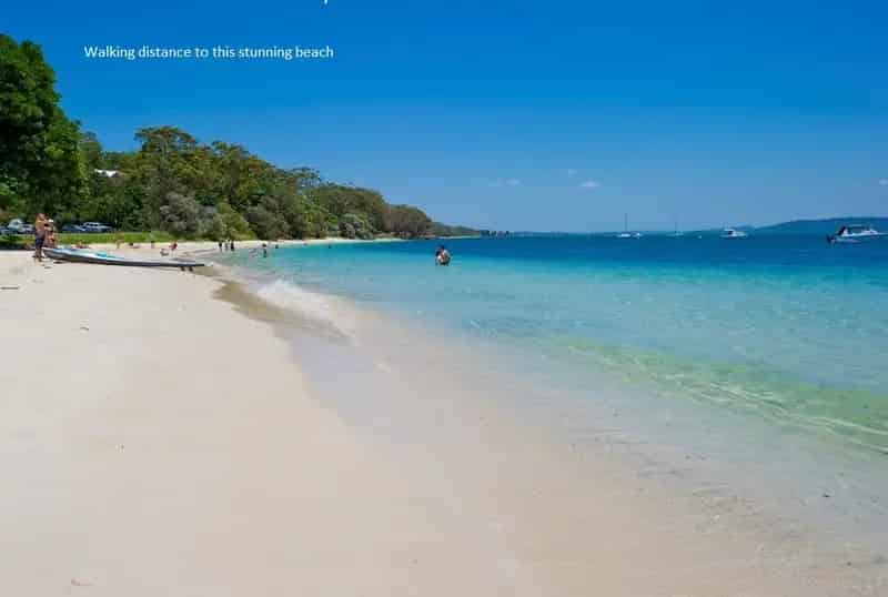 Private Tropical Oasis - Only 550m to Dutchman's Beach!