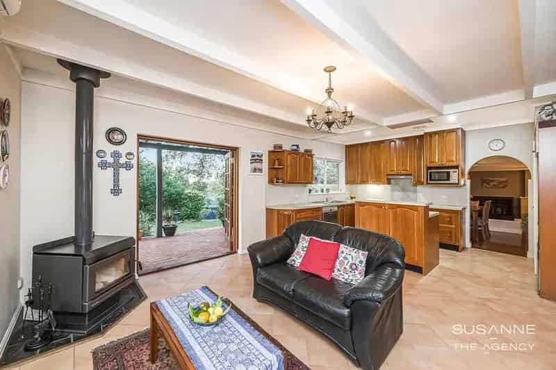 House For Sale - 4 Valley Road, Kalamunda WA 6076