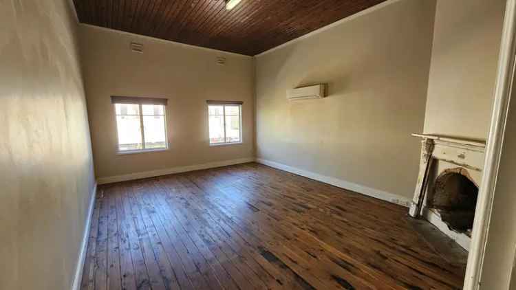 Spacious One Bedroom Unit Cowra