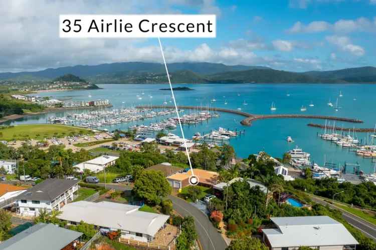 Airlie Beach Waterfront Family Home 4 Bed 2 Bath