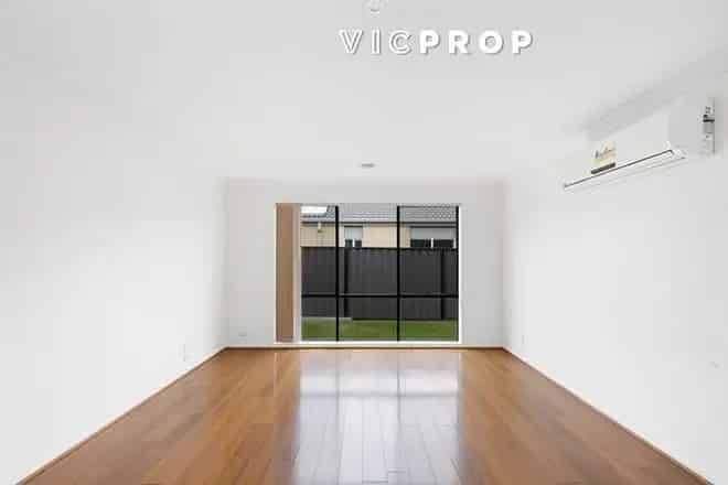 House For Rent , 32, Bliss Street, Melbourne, Victoria