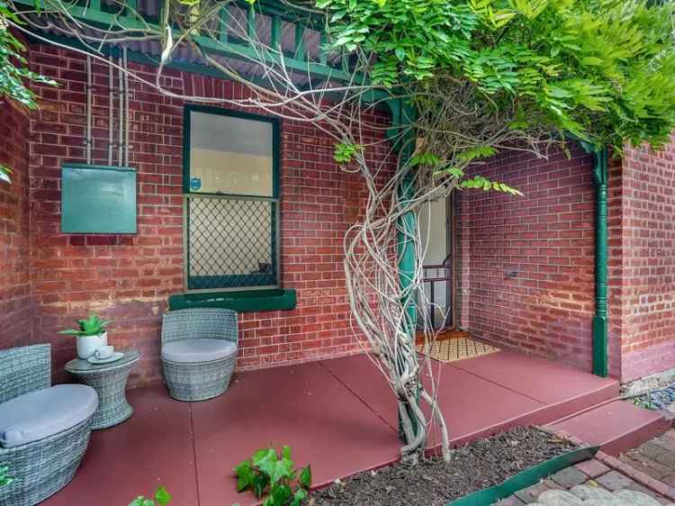 1910 Character Cottage near Beaufort Street 4 Bedrooms 2 Bathrooms