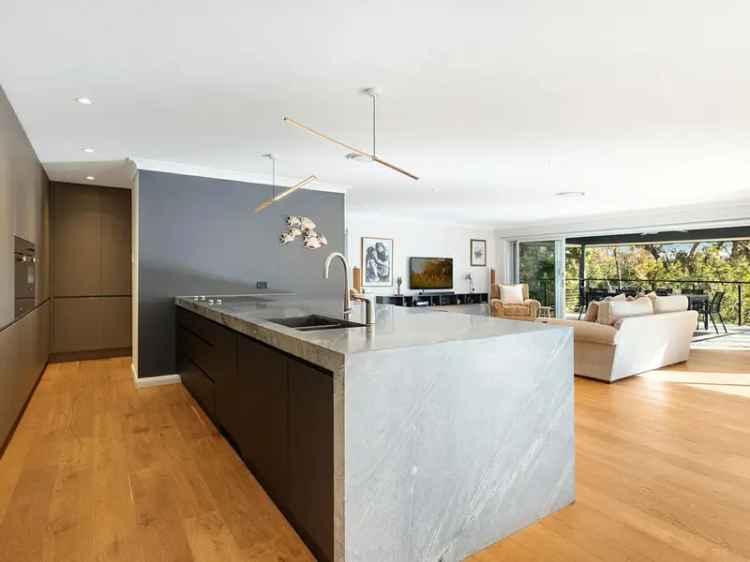 Contemporary Bush Retreat near Turramurra