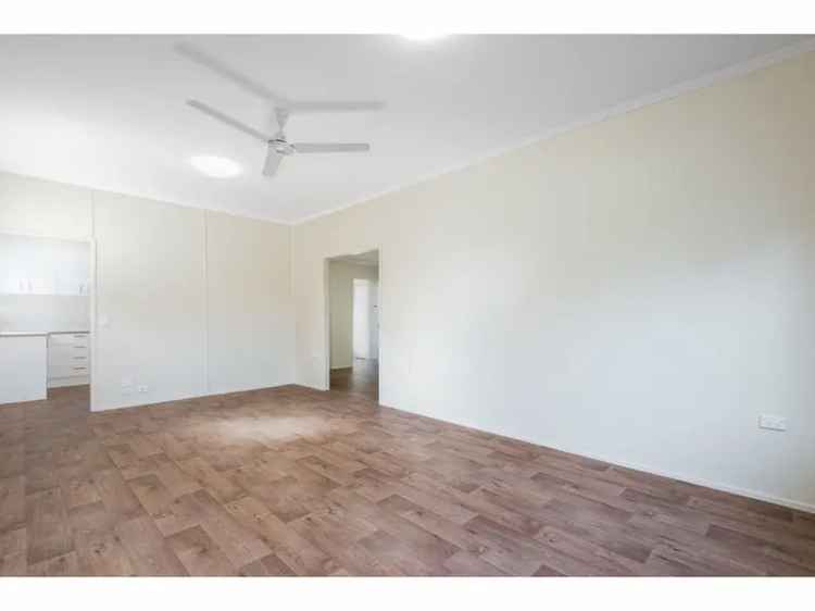 Lease House Park Ridge QLD with Sheds and 3 Bedrooms