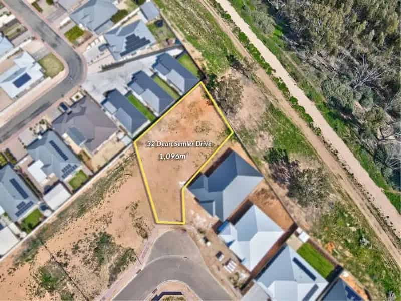 Buy Residential Land in Renmark with Spacious Allotment Features